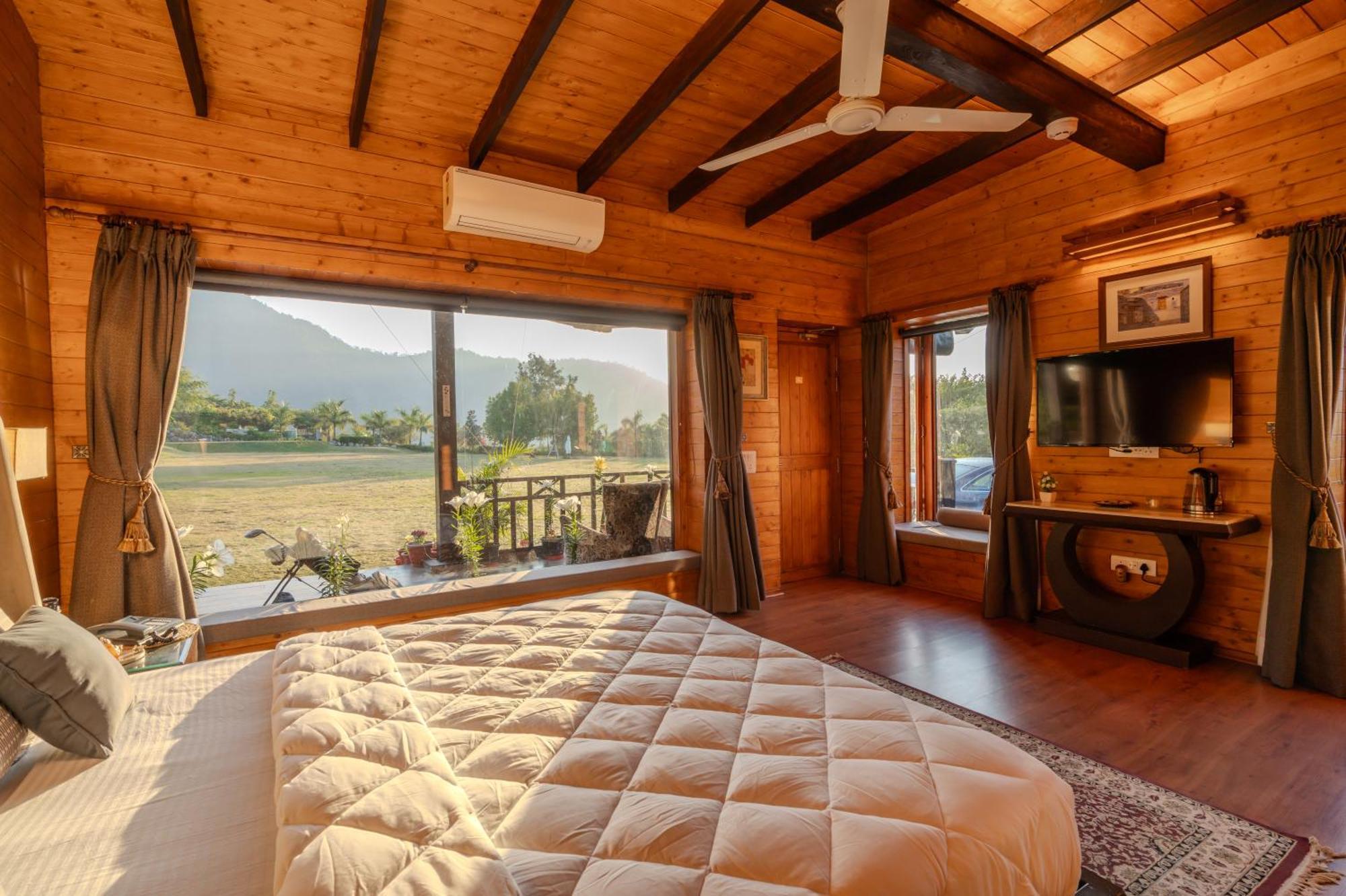 דהראדון Saffronstays Timber Crest מראה חיצוני תמונה
